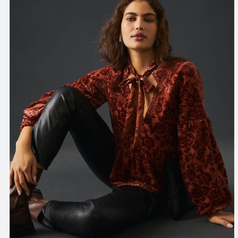 ANTHROPOLOGIE Velvet Tie Neck Blouse in Burnt Orange Size XXS